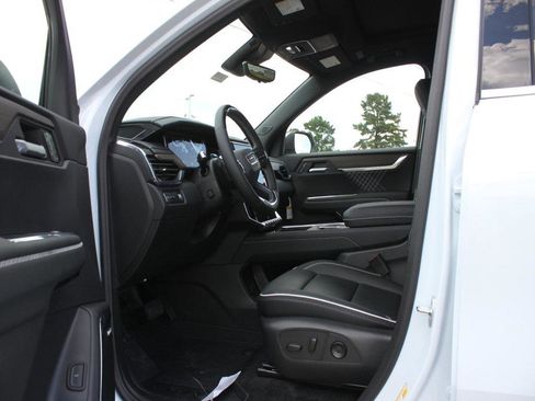 New 2026 GMC Acadia Denali w/ Super Cruise Package image 9