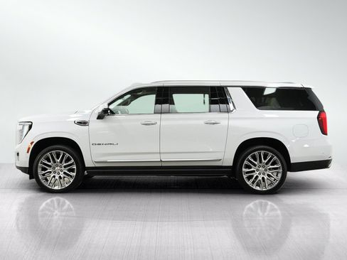 Used 2026 GMC Yukon XL Denali w/ Denali Reserve Package AWD/4WD image 2
