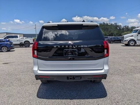 Used 2025 Ford Expedition XL AWD/4WD image 5