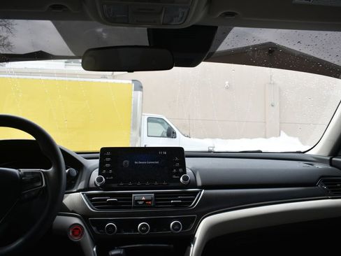 Used 2018 Honda Accord LX image 29