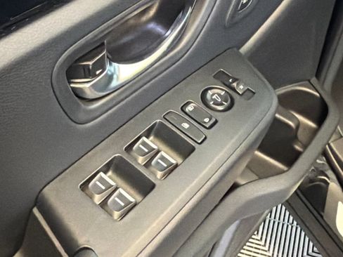 Used 2025 Honda Pilot Touring image 18