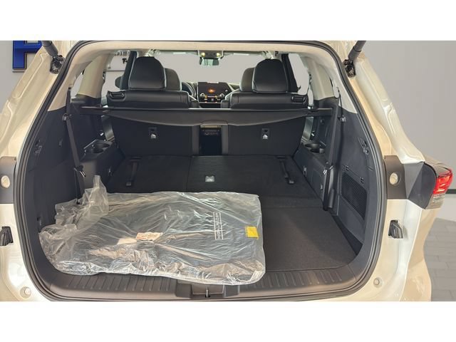Used 2026 Toyota Highlander Platinum AWD/4WD image 5