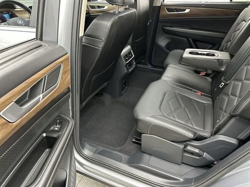 Certified 2025 Volkswagen Atlas SE image 23