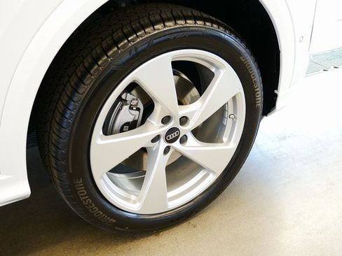 New 2025 Audi Q5 Premium Plus image 8