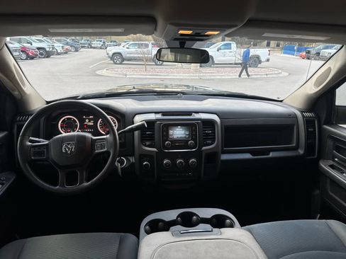 Used 2018 RAM 2500 Tradesman w/ Chrome Appearance Group image 32