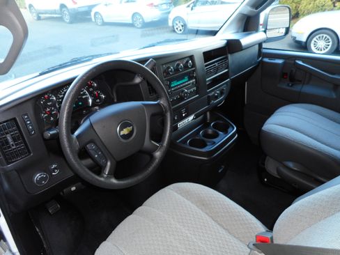 Used 2016 Chevrolet Express 3500 LT w/ LT Preferred Equipment Group image 14