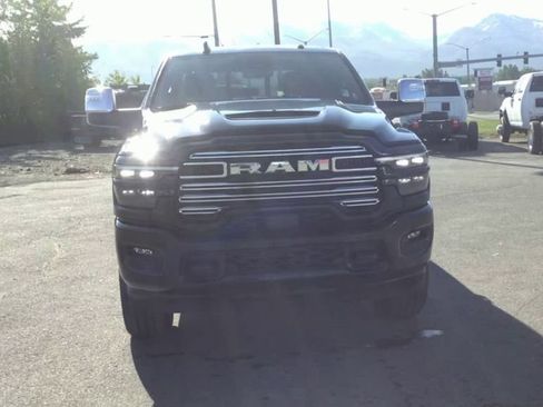 Used 2025 RAM 2500 Laramie w/ Sport Appearance Package AWD/4WD image 3