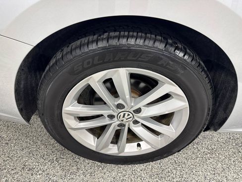 Used 2020 Volkswagen Passat 2.0T SE FWD image 8