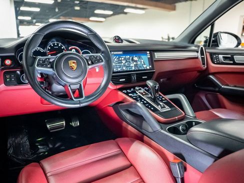 Used 2022 Porsche Cayenne S Platinum image 39