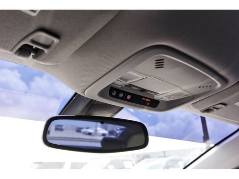Used 2017 Chevrolet Malibu LT FWD image 25