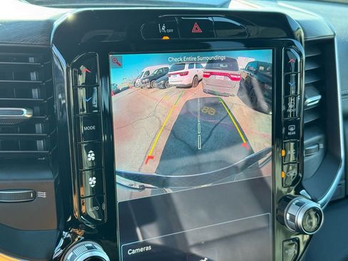 Used 2025 RAM 1500 Laramie image 30