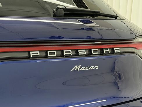 Certified 2025 Porsche Macan image 64