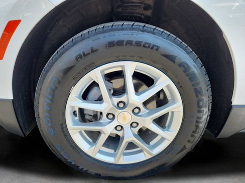 Used 2024 Chevrolet Equinox LT AWD/4WD image 17