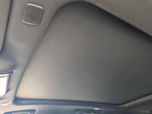 Used 2023 GMC Yukon SLT image 31