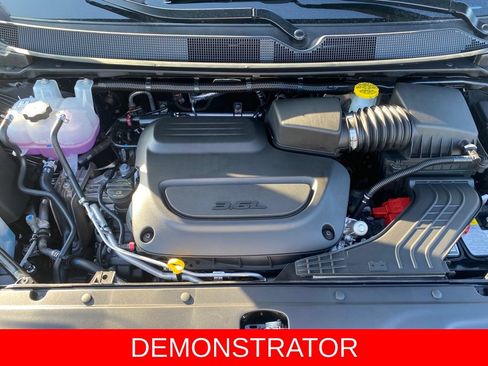 New 2026 Chrysler Pacifica Pinnacle AWD/4WD image 9
