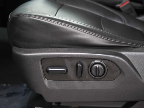 Used 2019 GMC Sierra 1500 SLT w/ Driver Alert Package I AWD/4WD image 24