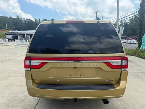 Used 2016 Lincoln Navigator L Select image 10