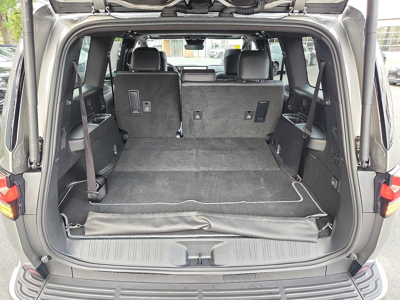 Used 2024 Lexus GX 550 w/ Accessory Package (Z1) AWD/4WD image 28