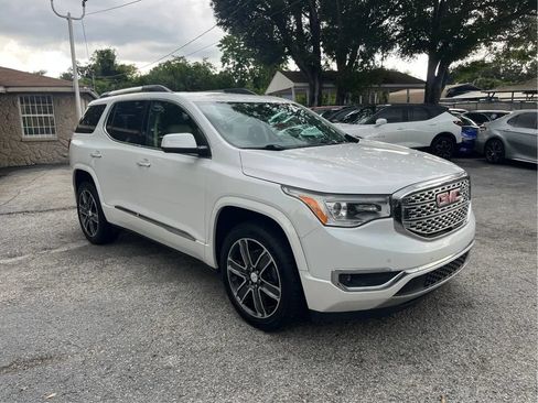 Used 2018 GMC Acadia Denali w/ Technology Package FWD image 3