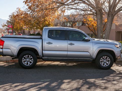 Used 2016 Toyota Tacoma SR5 image 4