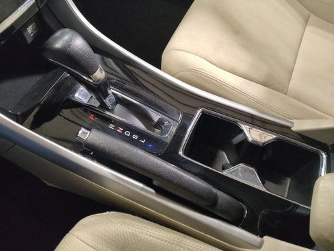 Used 2017 Honda Accord EX image 26