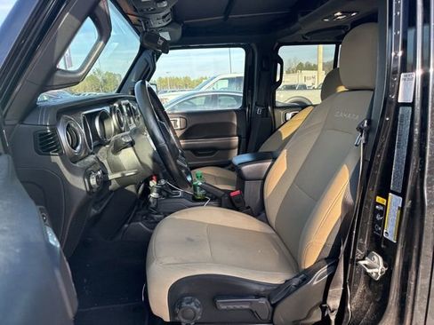 Used 2020 Jeep Wrangler Unlimited Sahara image 14