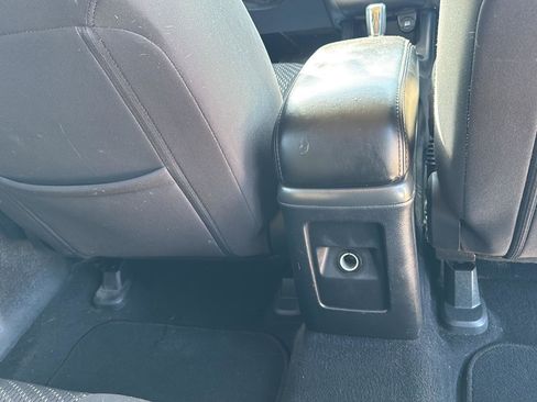 Used 2017 Dodge Journey SE w/ Flexible Seating Group FWD image 25