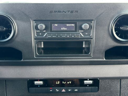 Used 2024 Mercedes-Benz Sprinter 2500 w/ Acoustic Package image 23