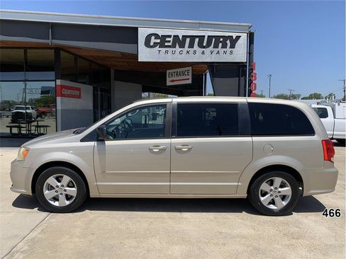 Used 2013 Dodge Grand Caravan SE FWD image 4
