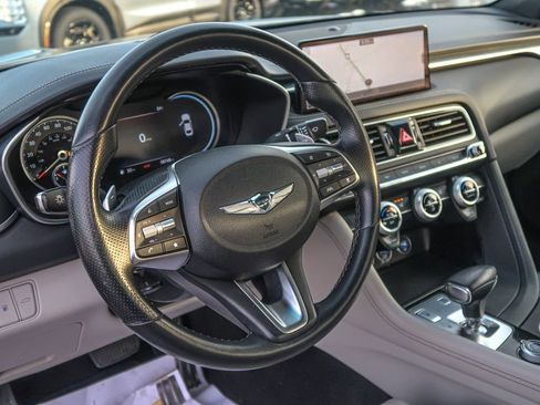 Used 2023 Genesis G70 2.0T image 28