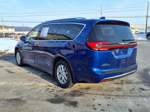Used 2021 Chrysler Pacifica Touring-L image 30