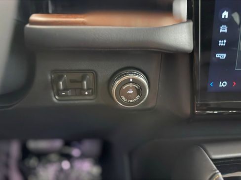 New 2025 Lincoln Navigator L Black Label image 95