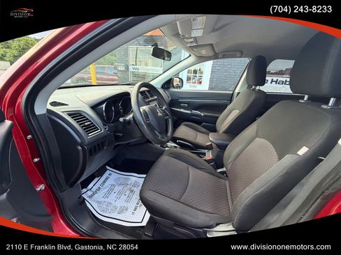 Used 2019 Mitsubishi Outlander Sport LE FWD image 9