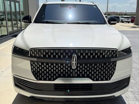 Certified 2025 Lincoln Navigator Reserve AWD/4WD image 6