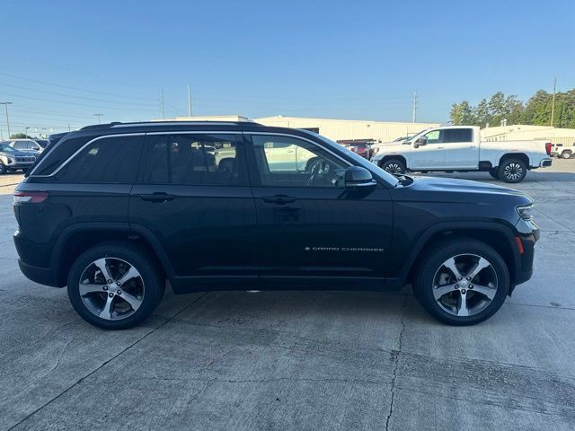 Used 2023 Jeep Grand Cherokee Limited w/ Luxury Tech Group II AWD/4WD image 6