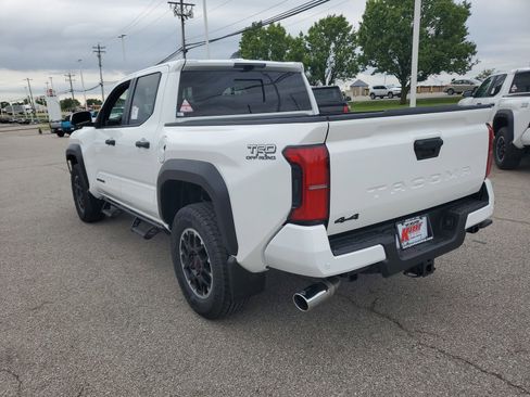 New 2026 Toyota Tacoma TRD Off-Road AWD/4WD image 3