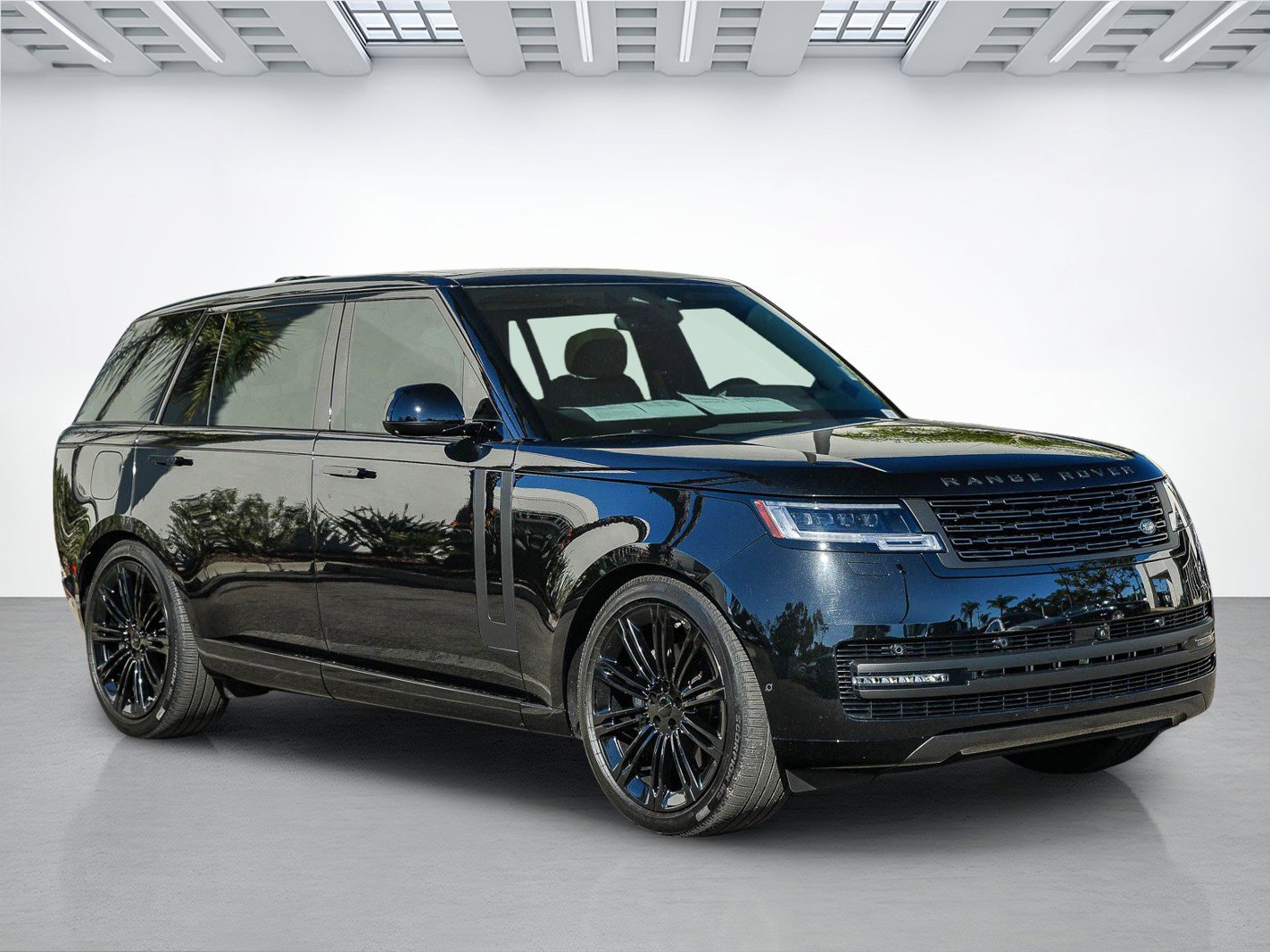 Certified 2026 Land Rover Range Rover Long Wheelbase SE AWD/4WD image 3
