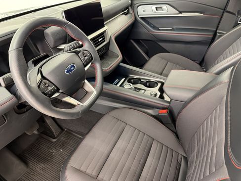 Certified 2025 Ford Explorer ST-Line w/ Premium Package AWD/4WD image 4