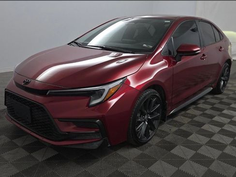 Used 2025 Toyota Corolla SE FWD image 1