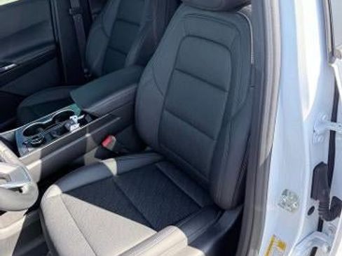 Used 2026 Chevrolet Equinox LT w/ Convenience Package II FWD image 23