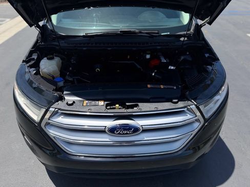 Used 2018 Ford Edge SE FWD image 18
