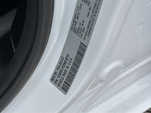 Used 2025 RAM 1500 Laramie image 12