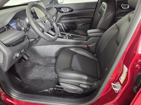 New 2026 Jeep Compass Latitude image 11