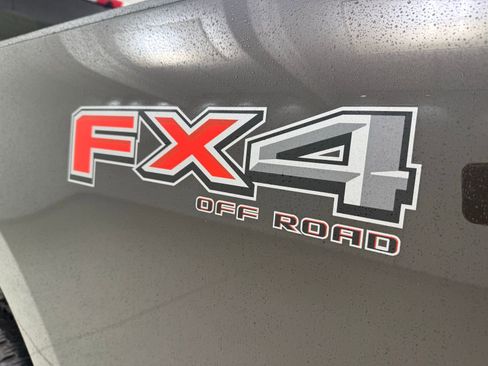 Used 2025 Ford F350 Lariat w/ Chrome Package image 10