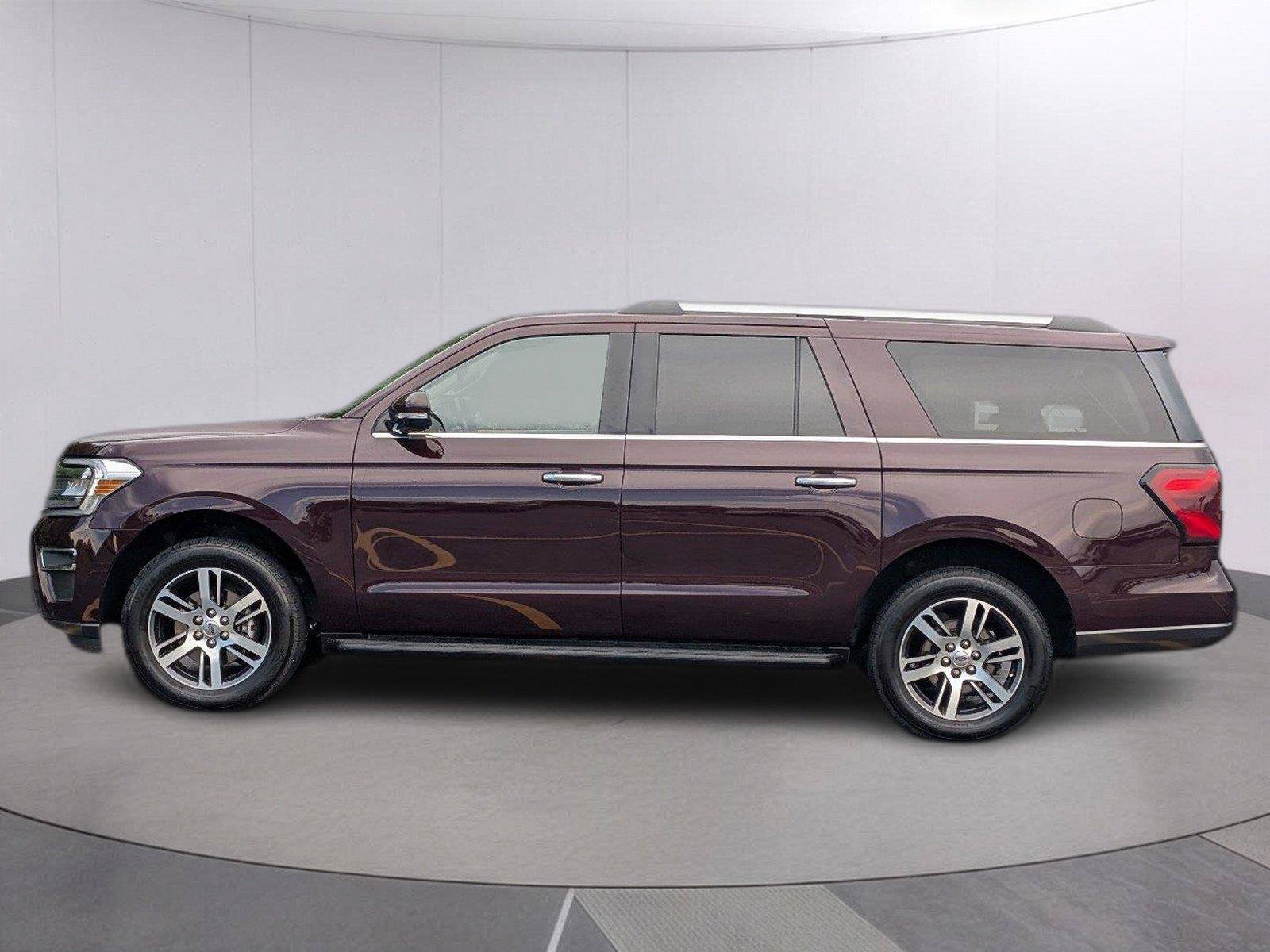 Used 2024 Ford Expedition Max Limited AWD/4WD image 2