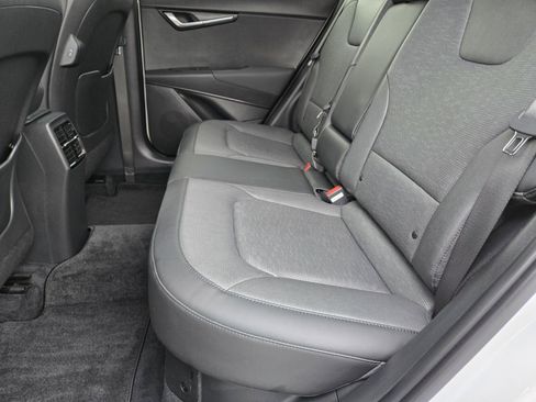 Certified 2023 Kia Niro SX Touring image 12