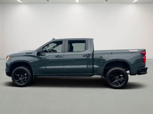 Used 2025 Chevrolet Silverado 1500 LT Trail Boss w/ LPO, Dark Essentials Package image 3