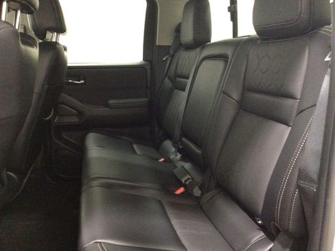 Used 2024 Nissan Frontier SL w/ Technology Package image 18