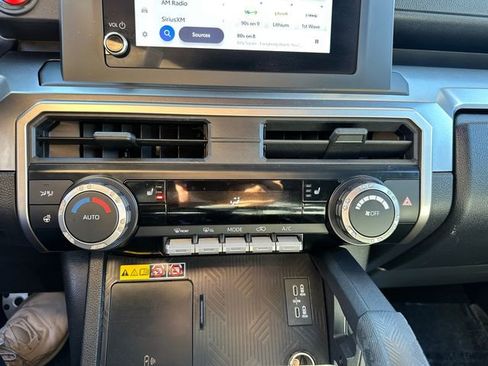 Used 2025 Toyota 4Runner TRD Sport AWD/4WD image 35