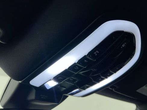 Used 2024 Porsche Macan w/ Premium Plus Package AWD/4WD image 14